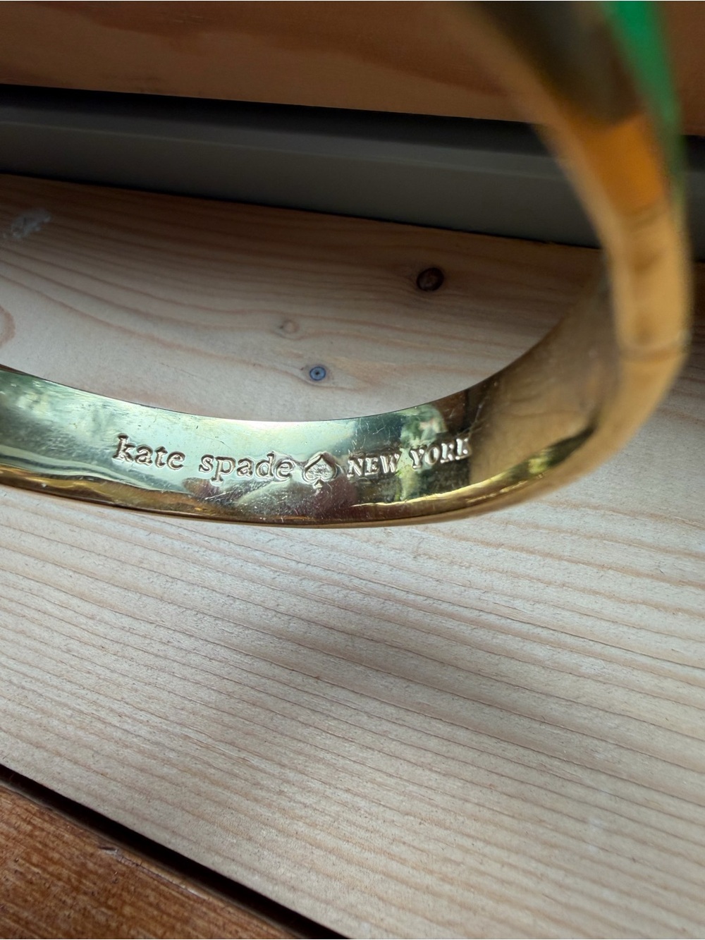 kate spade EUC Gold-Tone Spade Accent Green Enamel Hinge Bangle Bracelet - Picture 4 of 5